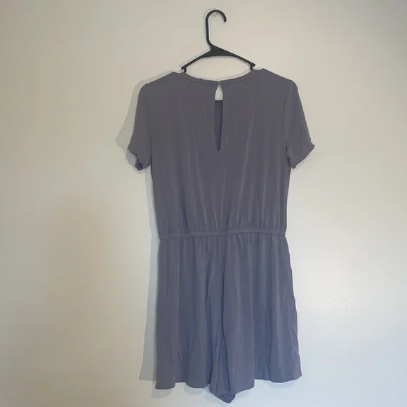 Express | Light Grey Short Sleeve Romper - Picture 4 of 5
